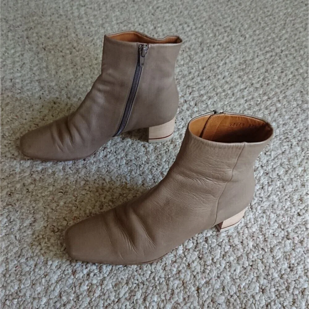 Coclico Taupe Leather Ankle Boots size 37.5 - Picture 2 of 14